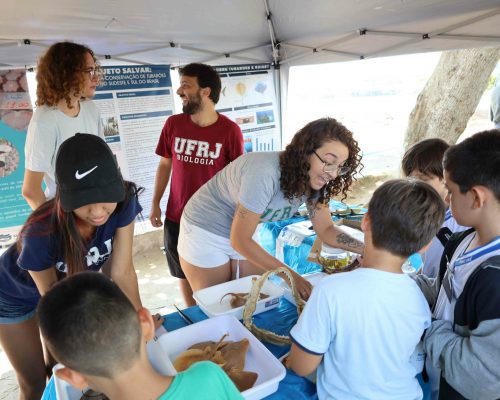 2023.03.22 Atividade Extensão Projeto Oceanos, Salvar & Maré-Limpa ( (Imbetiba) Dia Mundial água 068A1652 (Luciano Fischer)