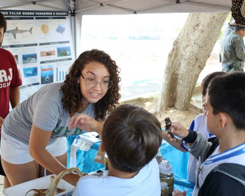 2023.03.22 Atividade Extensão Projeto Oceanos, Salvar & Maré-Limpa ( (Imbetiba) Dia Mundial água 068A1656 (Luciano Fischer)