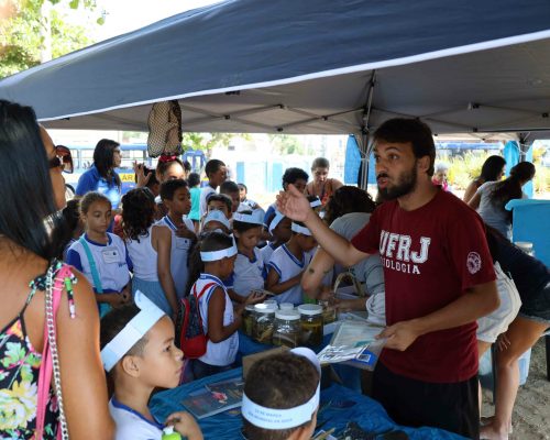 2023.03.22 Atividade Extensão Projeto Oceanos, Salvar & Maré-Limpa ( (Imbetiba) Dia Mundial água 068A1673 (Luciano Fischer)