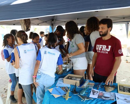 2023.03.22 Atividade Extensão Projeto Oceanos, Salvar & Maré-Limpa ( (Imbetiba) Dia Mundial água 068A1683 (Luciano Fischer)