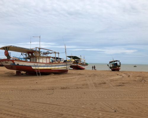 Barcos de arrasto 1 - Farol de São Tomé