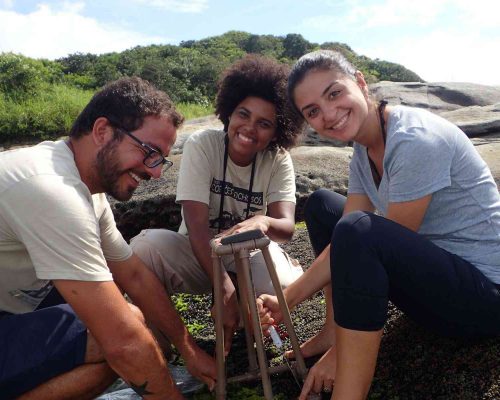 CR.AN.2018.03.01 Saída Projeto Costões Rochosos (A.Negras Rio das Ostras RJ) Olympus-Red P3010113 (Luciano Fischer)