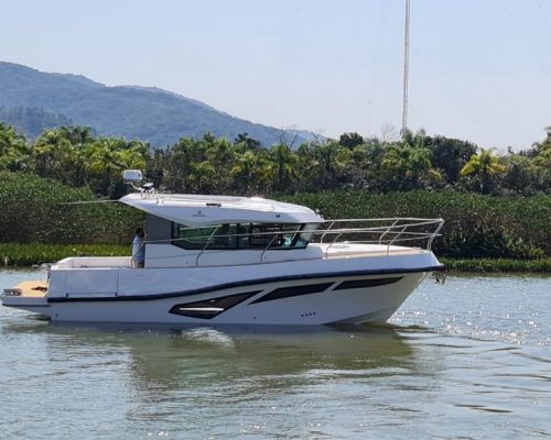 Embarcação ESEC Tamoios