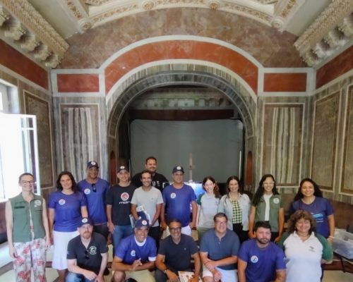 Evento para entrega dos kits de camisa e bonés para os condutores de mergulho credenciados no MONA Cagarras - no Parque Lage - kits adquiridos através TAC Frade