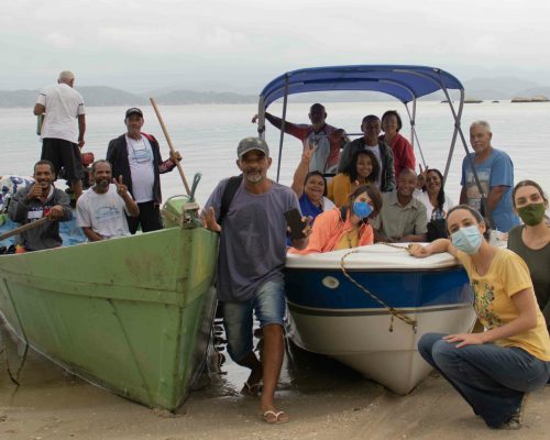 Pescadores da Baía de Guanabara e equipe_Paquetá